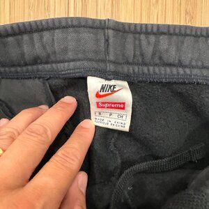 Good Condition Nike x Supreme Sweatpants Black Size Small